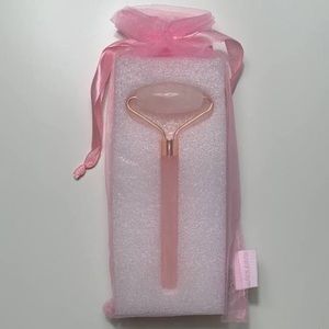 Mary Kay Rose quartz facial roller